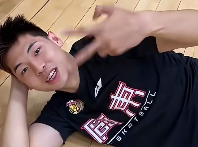 广东VS深圳凶多吉少!崔永熙上演首秀,杜锋要弃用两名混子球员